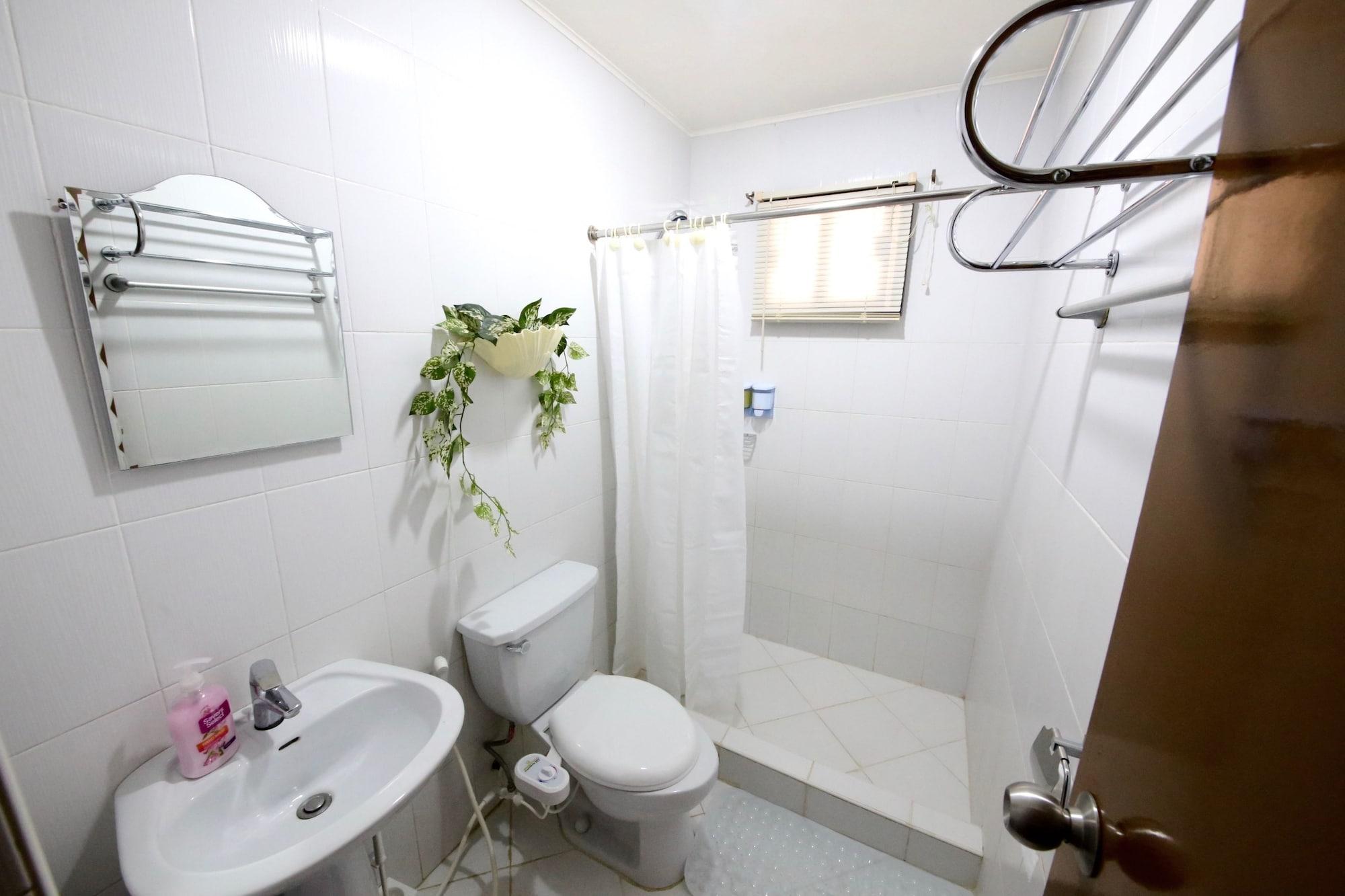 Dee Guesthouse White Sands Lapu-Lapu City Exterior foto